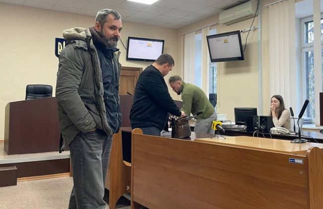 Суд взял под стражу режиссера Андрея Белоуса по делу о сексуальном насилии над студентками