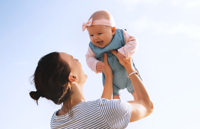 В Гоструда объяснили, имеет ли право разведенная женщина на дополнительный социальный отпуск как одинокая мать