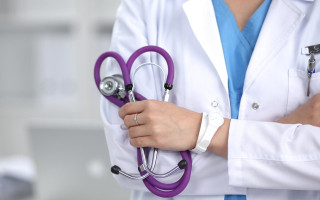 На Рівненщині дитина отримала смертельні опіки під час операції – медсестрі повідомили про підозру