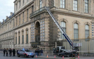 Лувр відновив роботу після пограбування на €88 мільйонів