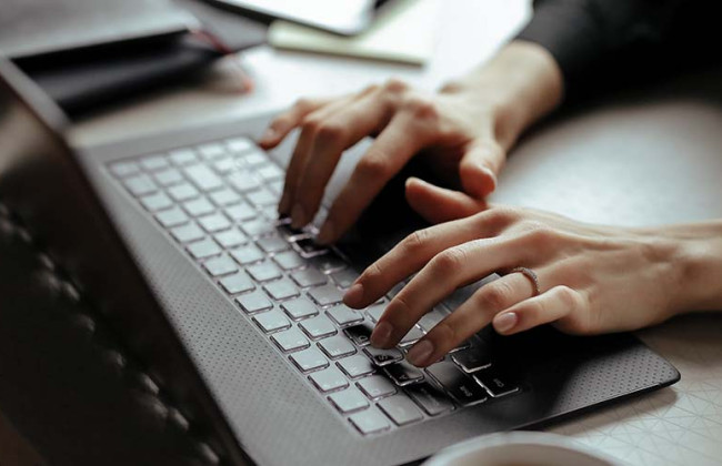 Может работник требовать дистанционную работу: объяснение от Гоструда