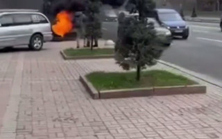 В Киеве под зданием КГГА горели покрышки, видео