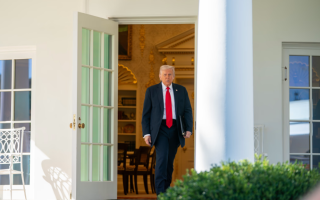 Трамп назвав публікацію The Wall Street Journal про дозвіл Україні бити вглиб Росії «фейковими новинами»