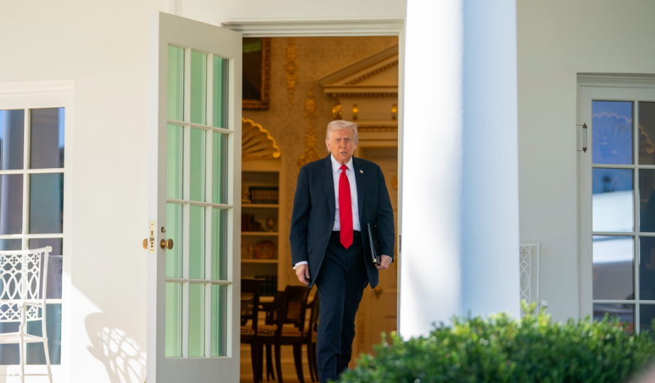 Трамп назвал публикацию The Wall Street Journal о разрешении Украине наносить удары вглубь России «фейковыми новостями»