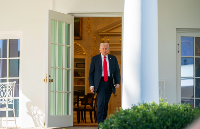 Трамп назвал публикацию The Wall Street Journal о разрешении Украине наносить удары вглубь России «фейковыми новостями»