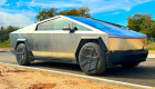 Tesla відкликає понад 63 тисячі Cybertruck через надто яскраві фари