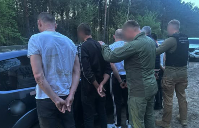 На Волыни раскрыли дельцов, которые переправляли уклонистов через границу