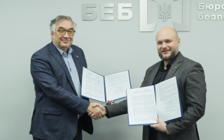 БЭБ и Совет бизнес-омбудсмена объединили усилия для борьбы с теневыми схемами — от контрабанды смартфонов до зарплат в конвертах