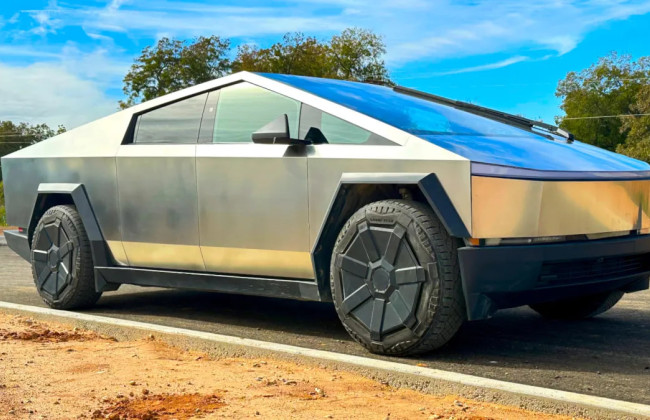 Tesla отзывает более 63 тысяч Cybertruck из-за слишком ярких фар