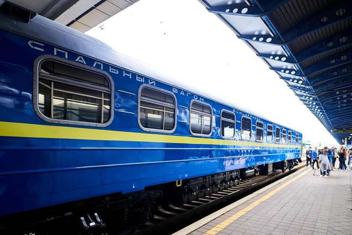 У трьох областях ускладнено рух потягів через обстріли — Укрзалізниця запровадила комбіновані перевезення
