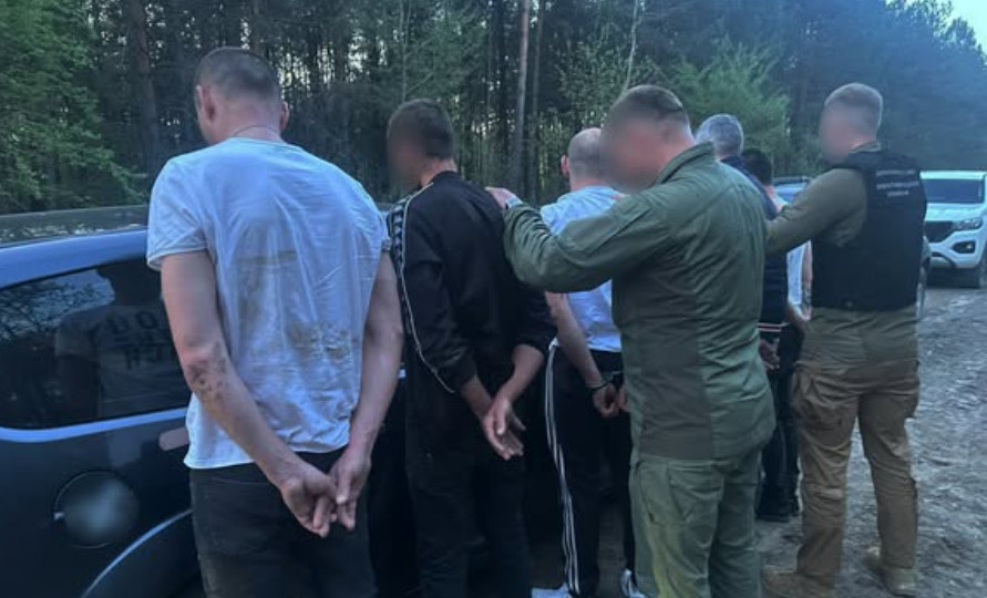 На Волыни раскрыли дельцов, которые переправляли уклонистов через границу