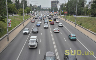 В Киеве перекрыли движение транспорта на нескольких улицах после ракетного удара