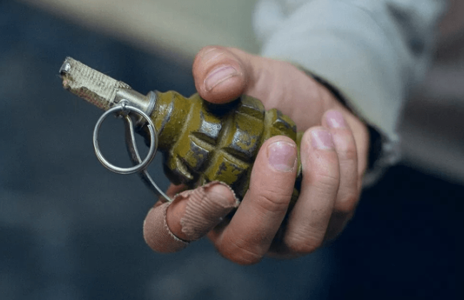 Погарячкував: у Миколаєві суд відправив під варту тренера спортшколи, який погрожував підірвати дружину гранатою