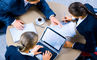 В ГНС разъяснили, нужно ли начислять ЕСВ на сумму зарплаты практиканта