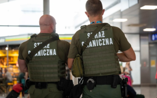 В Польше сняли с рейса 66-летнюю пассажирку из-за «шутки» о взрывчатке в багаже