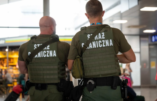 В Польше сняли с рейса 66-летнюю пассажирку из-за «шутки» о взрывчатке в багаже
