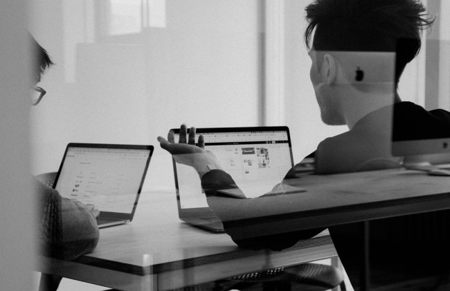 ШІ змушує працювати до виснаження: у Кремнієвій долині в моду повертається 72-годинний робочий тиждень