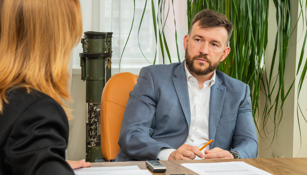 Содержание детей в семьях выгоднее, чем в учреждениях, – Денис Улютин