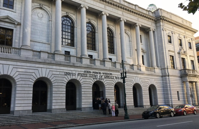 В США суд возобновил дело против блогеров, которые зарабатывали на своих подписчиках, призывая их покупать акции