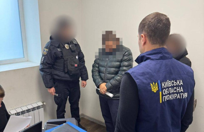 У Києві затримали поліцейського, який вимагав $25 тисяч за «кришування» нелегального бізнесу