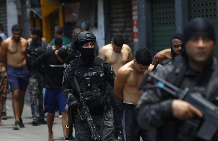 В Бразилии вспыхнула война между властью и наркокартелями - десятки погибших, видео