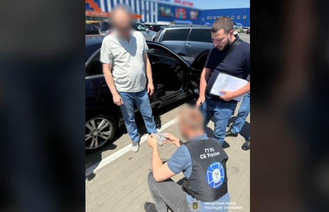 Перед судом предстанет житель Николаева, который за 9 тысяч долларов пытался продать трудоустройство в СБУ