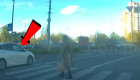 В Киеве наказали водителя Toyota, который не пропустил пешехода — видео