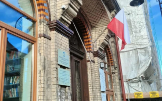 В Польше задержаны двое мужчин, которые сорвали украинский флаг со здания консульства