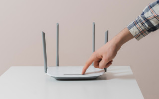 У Мінцифри порівняли, яка технологія інтернету краще витримує блекаути: xPON чи FTTx