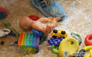 У Миколаєві загинули двоє дітей, яких мати залишила вдома самих: пішла на ніч, а повернулася п'яною