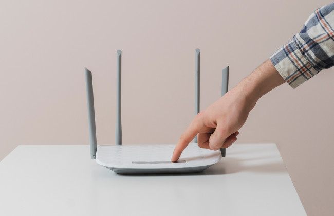 В Минцифры сравнили, какая технология интернета лучше выдерживает блэкауты: xPON или FTTx