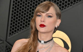 У Британії судили екоактивістів, які намагалися розфарбувати літак співачки Тейлор Свіфт