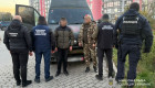 На Львівщині затримали чоловіків, які за гроші допомагали військовому виїхати в Європу