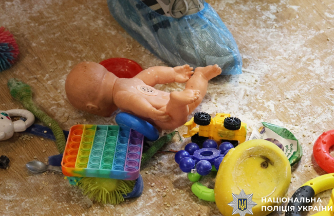 В Николаеве погибли двое детей, которых мать оставила дома одних: ушла на ночь, а вернулась пьяной