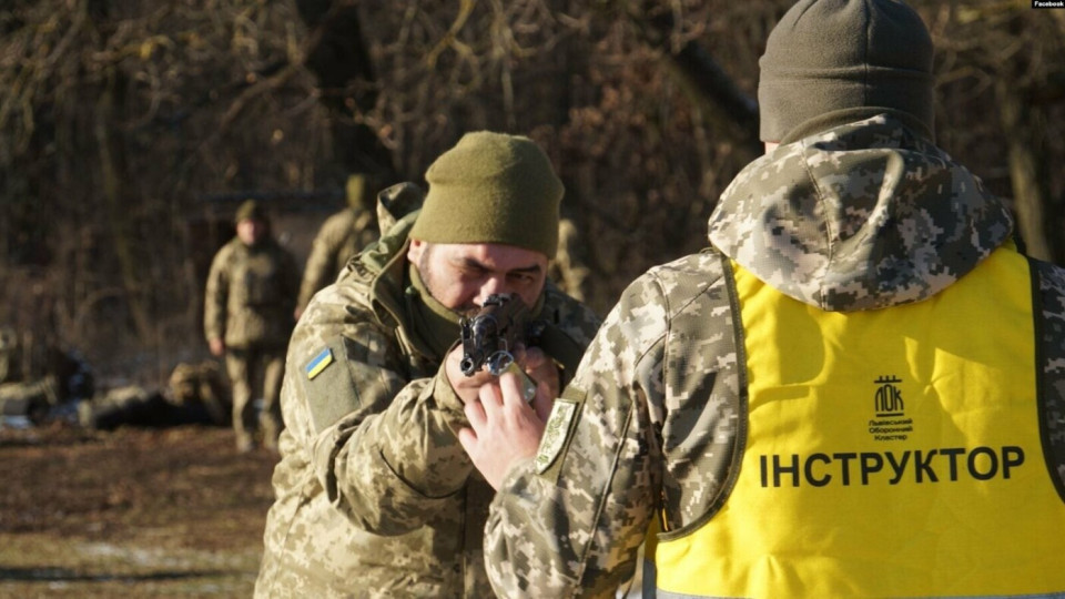 Инструкторы военных учебных заведений будут получать до 30 тысяч гривен дополнительного вознаграждения