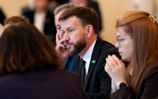 Общины, нуждающиеся в специалистах, могут помочь ВПЛ с оплатой жилья по льготным кредитам — Улютин