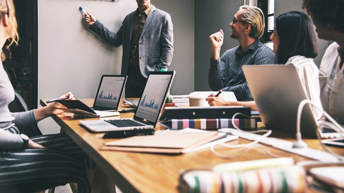 Нормальна та скорочена тривалість робочого часу: які зміни під час воєнного стану