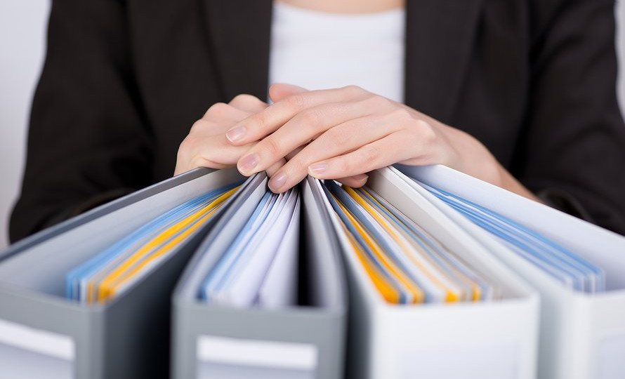 Мін’юст пояснив, як убезпечити заповіт чи договір – нотаріус може прийняти документи на зберігання