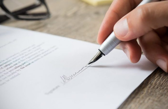 Судья Верховного Суда разъяснил, подтверждает ли экспертиза подписи отсутствие факта получения денег по расписке