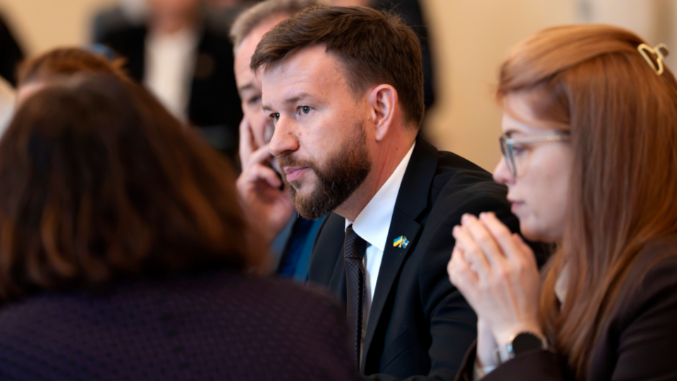 Громади, які потребують фахівців, можуть допомогти ВПО з оплатою житла за пільговими кредитами — Улютін