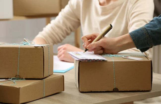 Нацбанк предлагает ввести налоги на электромобили и мелкие посылки