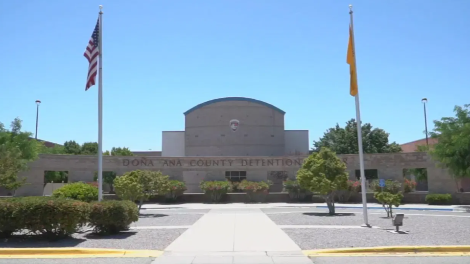 У США в’язні подали до суду на тюремну адміністрацію через жорстокі «тренування» з вибухами та зброєю