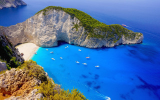 Греция получила миллионные штрафы от ЕС за токсическую свалку на туристическом острове