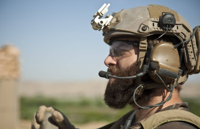 Предприятия, передающие военным каски, не уплачивают НДС — что нужно знать