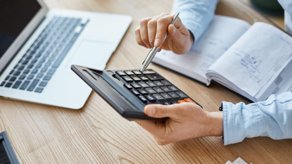 Единый взнос за ФЛП оплачивает работодатель: когда можно не подавать отчетность