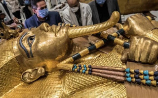 В Каире через 20 лет строительства открыли крупнейший археологический музей мира с гробницей Тутанхамона