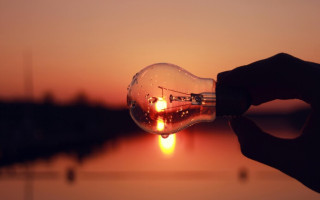 В понедельник в Украине снова будут отключения света — Укрэнерго обнародовало графики