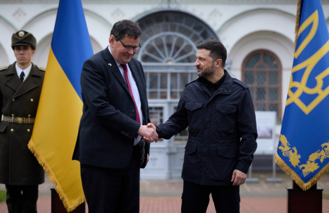 Нові посли Британії, Нової Зеландії, Чилі та Сомалі почали роботу в Україні – Зеленський прийняв вірчі грамоти