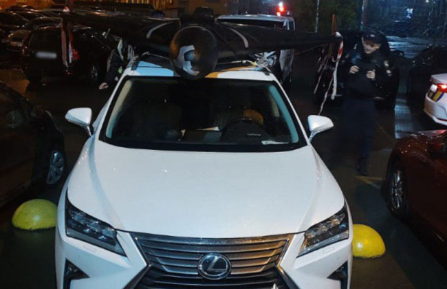 У Києві поліція вилучила «шахед», який чоловік перевозив на даху автомобіля — фото