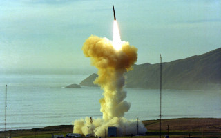 США провели тестовый запуск межконтинентальной ракеты Minuteman III